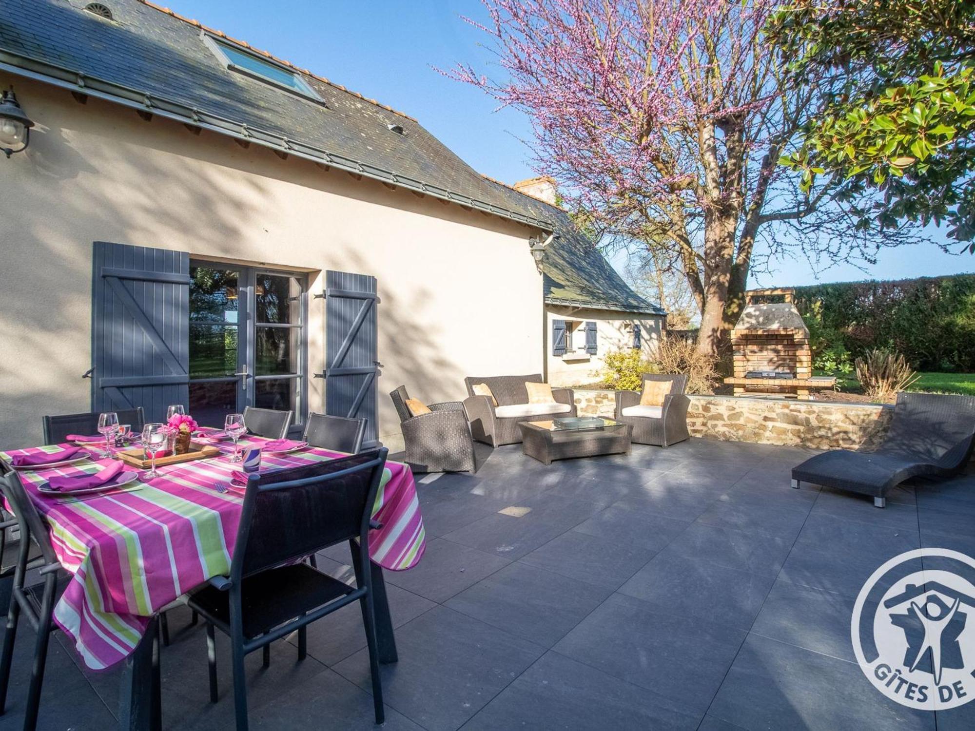 Gite Charmant Avec Jardin, Proche Activites Nautiques - Fr-1-622-75 Morannes sur Sarthe-Daumeray Bagian luar foto